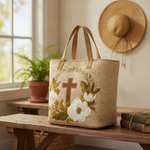 Borsa Tote Sacra Fatta a Mano — Usa a imagem de referência da mala como base principal. Mantém a mala igual ao original: mesmo formato, cores, padrão, alças, costuras, textura e proporções.

Cria uma 