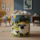 Cesto per la Biancheria Lamb Meadow — Usa a imagem de referência do cesto como base principal. Mantém o cesto igual ao original: mesmo formato, cores, padrão, pegas, textura e proporções.

Cria uma no